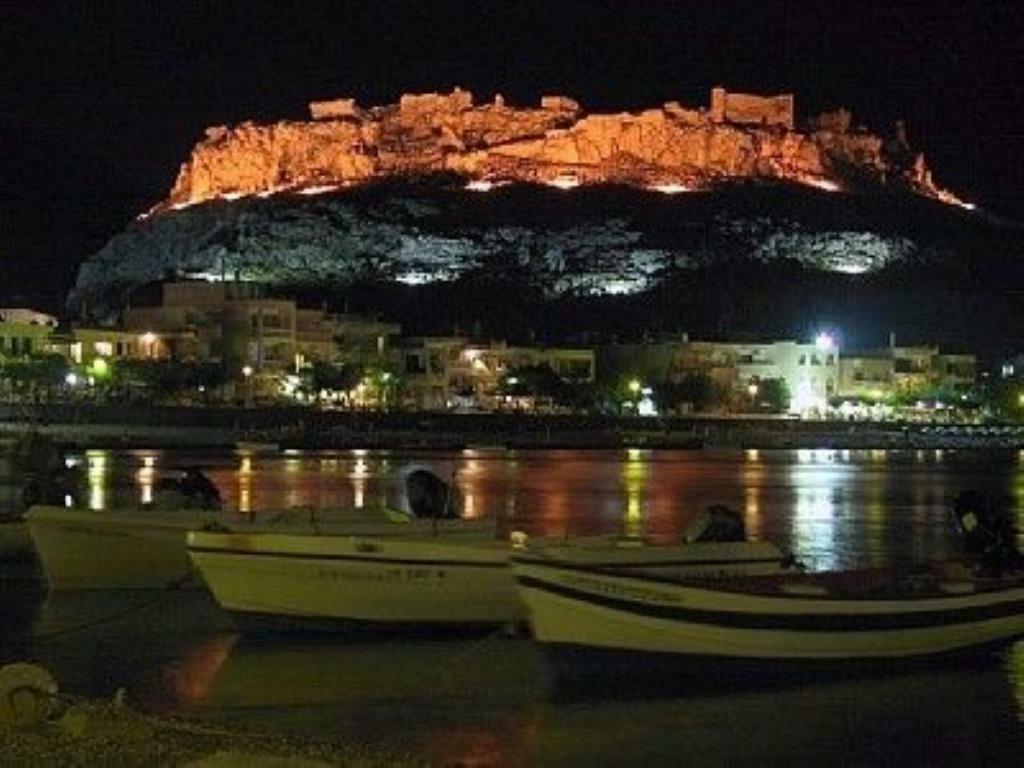 Next To Haraki Beach , Taverns Bars & 10 To Lindos Eksteriør billede